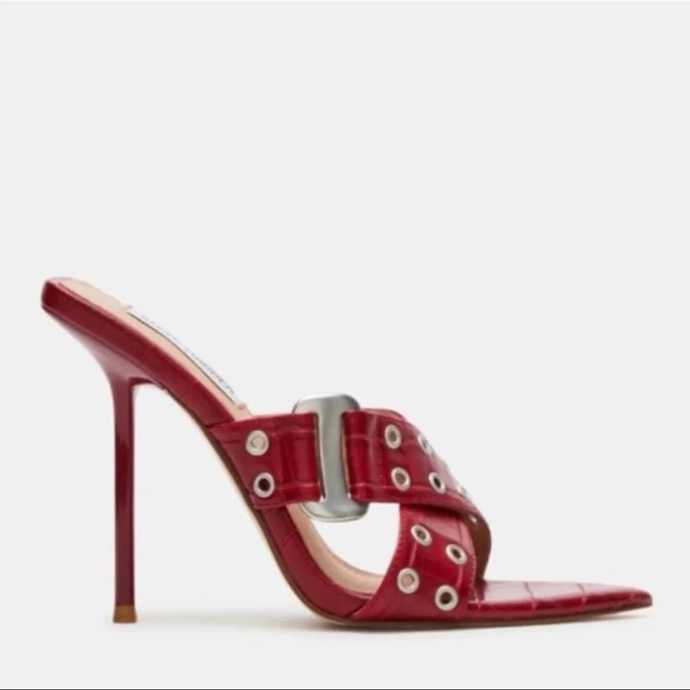 Steve Madden Inez Red Croc Grommet Buckle Women's‎ Heeled Sandals